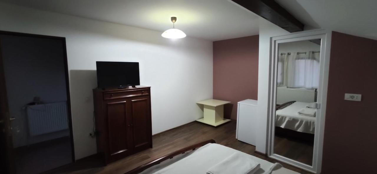 Ferienwohnung Casa Orsi Turda Exterior foto